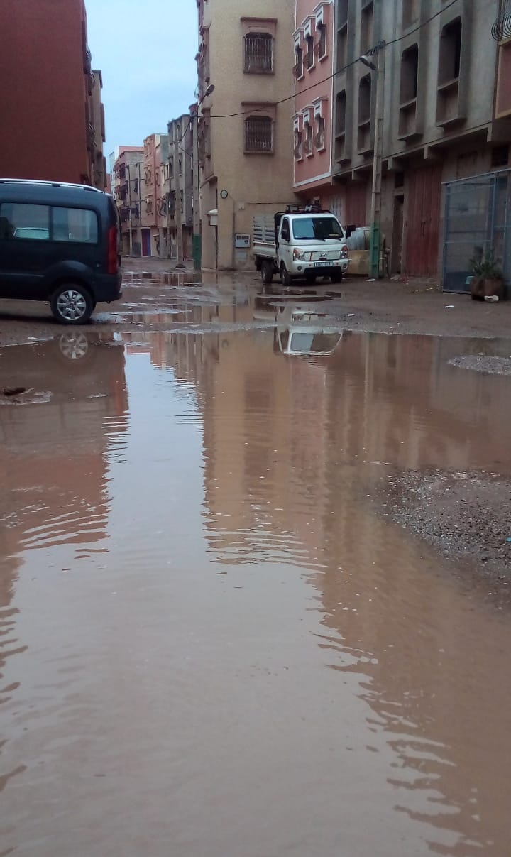 أيت ملول : الأمطار تكشف معاناة تجزئة رفضت مجالس منتخبة تبليطها