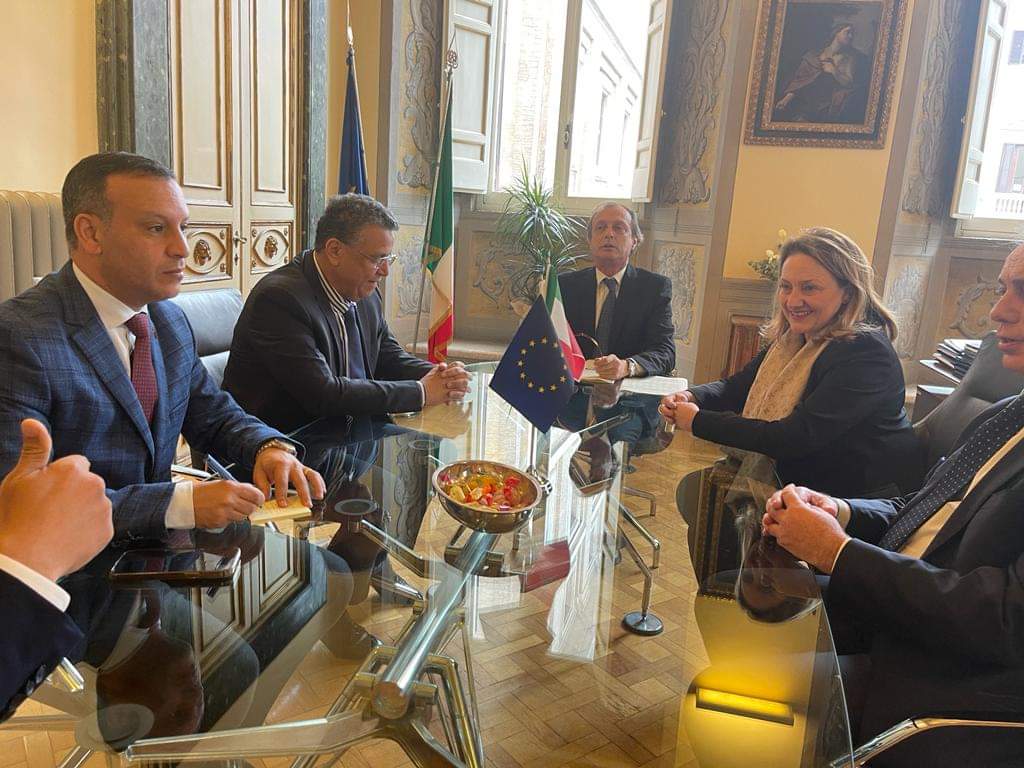 وهبي يلتقي رئيسة المجلس الوطني لهيئة المحامين بإيطاليا