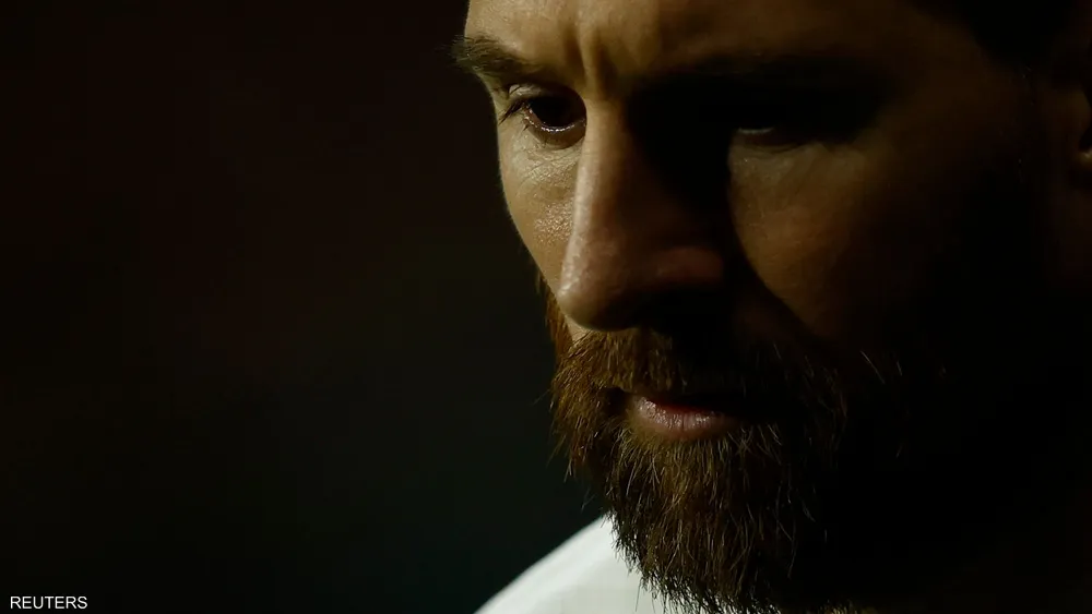 بعد عقاب واعتذار.. أنباء عن موافقة ميسي على عرض الهلال