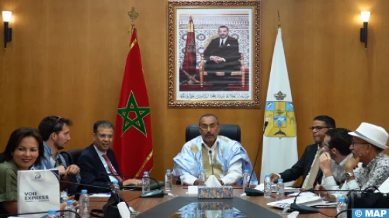 وفد من مراسلي المنابر الإعلامية الأجنبية المعتمدة بالمغرب يزور الداخلة