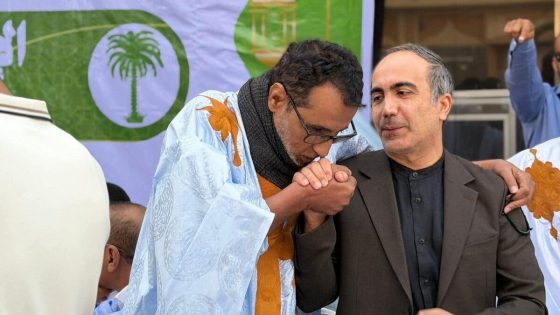 مشاهد تقبيل يد السفير الإيراني خلال إفطار تثير جدلاً في موريتانيا