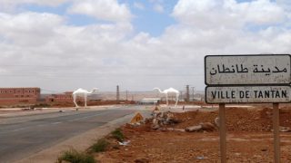 طانطان: اعتصام شابين احتجاجاً على تأخر صرف دعم مشاريع التنمية البشرية.. ونقل أحدهما للمستشفى بعد فض الاعتصام